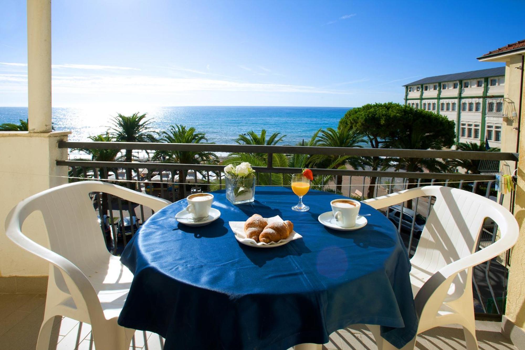 Hotel Lido Pietra Ligure Zewnętrze zdjęcie