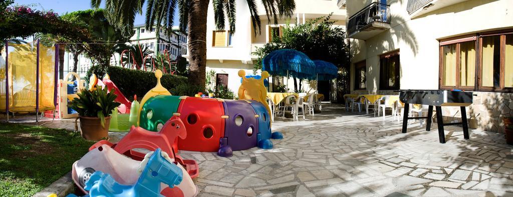 Hotel Lido Pietra Ligure Zewnętrze zdjęcie