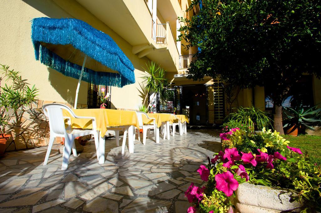 Hotel Lido Pietra Ligure Zewnętrze zdjęcie