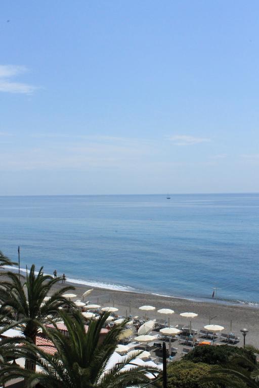 Hotel Lido Pietra Ligure Zewnętrze zdjęcie