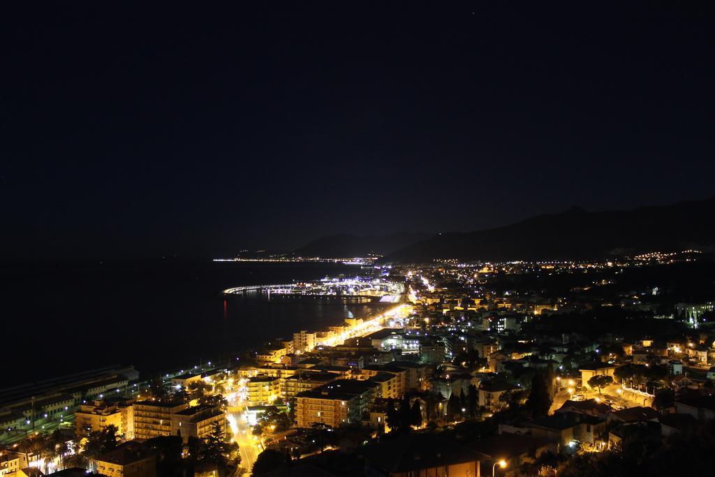 Hotel Lido Pietra Ligure Zewnętrze zdjęcie